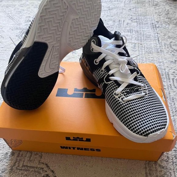 Men’s Basketball Shoes - Lebron Witness VII HO 22 - Picture 2 of 2